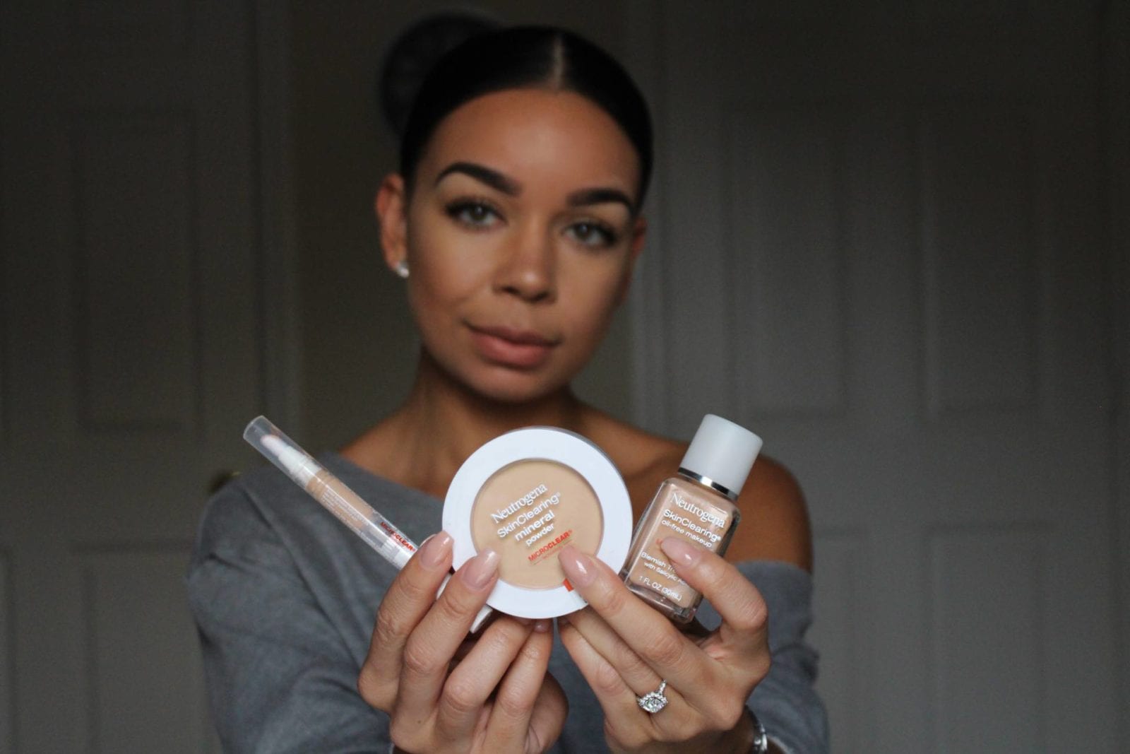 Drug Store Favorite: Neutrogena SkinClearing Makeup at CVS | The B Werd
